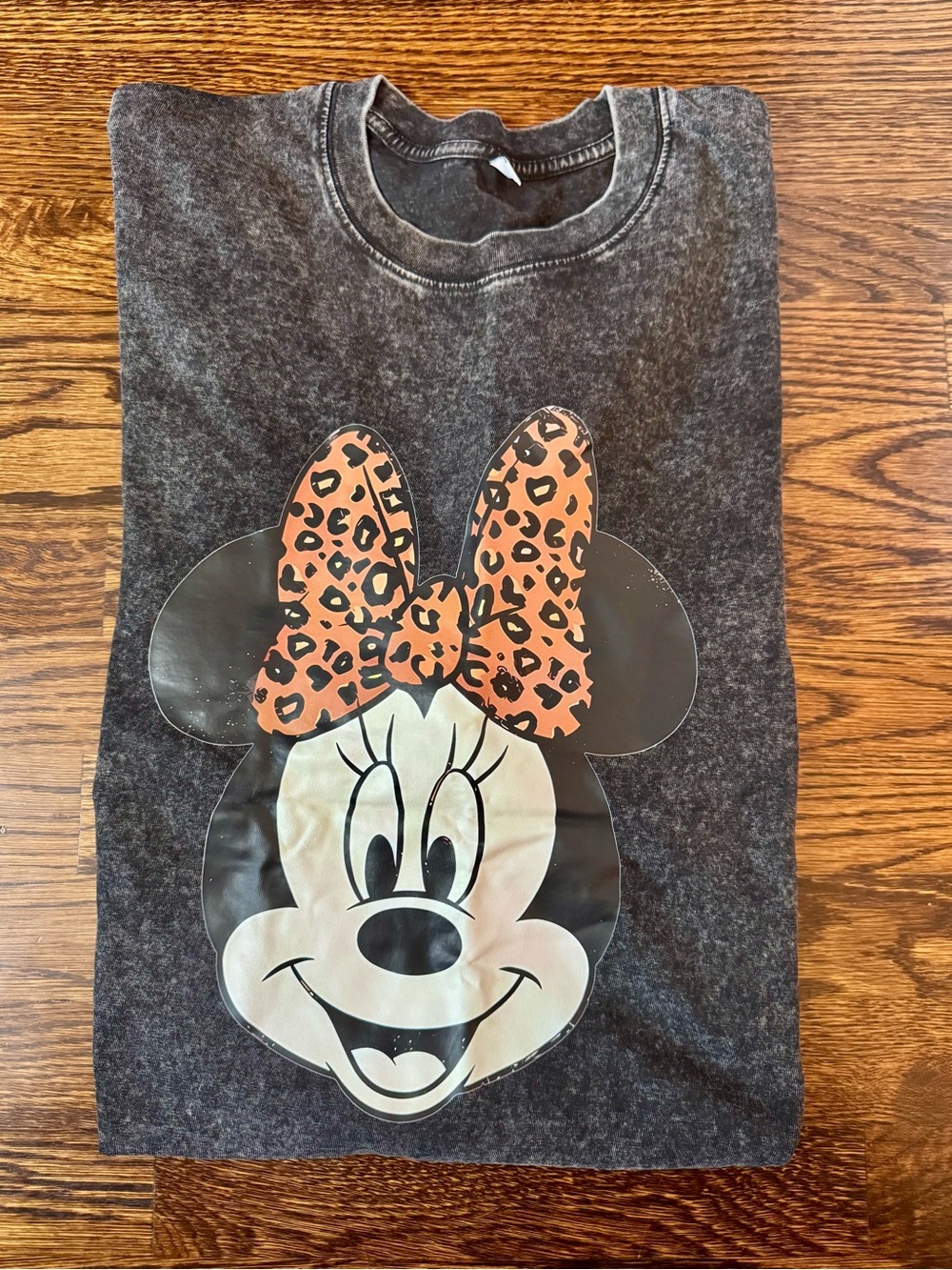 Ladies Minnie Mouse Graphic Tee - Black with Leopard Bow- Size 2X